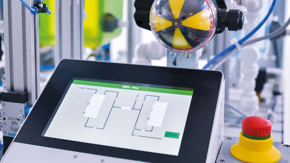 Wichtige Daten auf einen Blick: Um die Module unabhängig voneinander parametrieren und diagnostizieren zu können, verfügt jedes von ihnen über ein eigenes Bedienpanel,das e!display von WAGO.