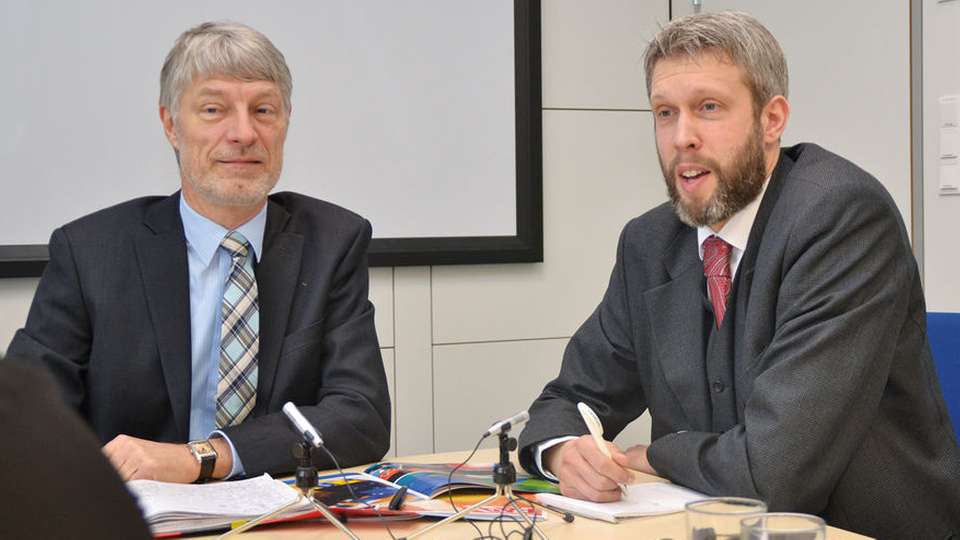 Dr. Dieter Stolz (l.), Leiter Produktmanagement, und Sales-Leiter Michael Nuber: „Durch die Erfahrungen in unserer neuen, branchenorientierten Struktur erfüllen unsere Produkte die Kundenbedürfnisse bald zu 100 Prozent.“