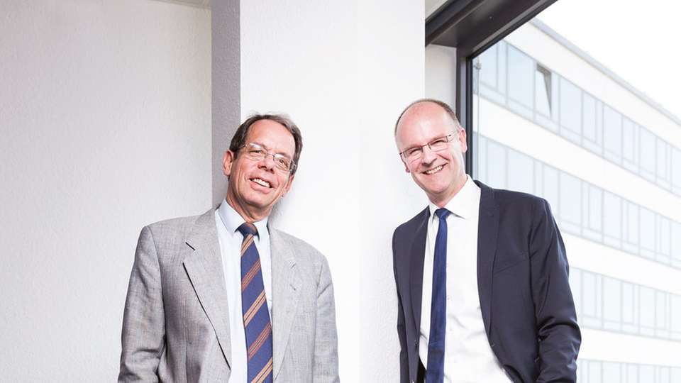 Namur-Vorstand Dr. Thomas Tauchnitz und Ulrich Hempen von Wago sind Verfechter des diensteorientierten Ansatzes für die modulare Automation.