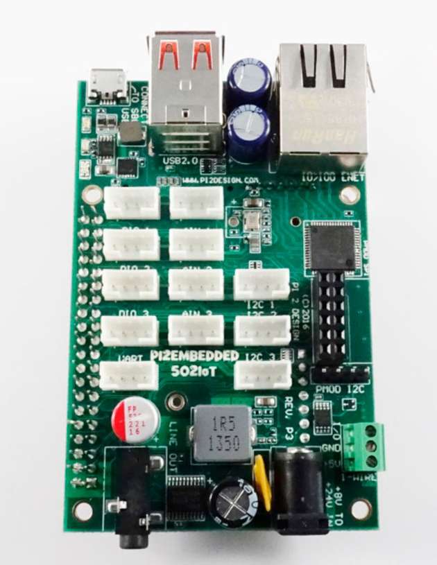 Das Shield ist unter anderem mit WLAN, jeweils einem zusätzlichen Ethernet und USB-Port und einem SATA-Anschluss ausgestattet.