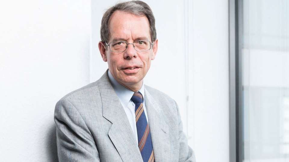 Modularität auf der Automation 2016  Dr. Thomas Tauchnitz, Sanofi-Aventis, spricht auf der Automation 2016: „Alles wächst zusammen."