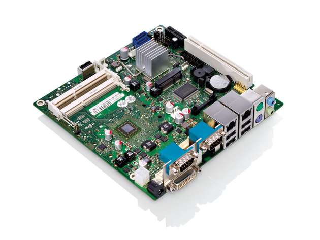 Die Rechenleistung im Monitoringsystem liefert das Mini-ITX-Board D3003-S von Fujitsu. 