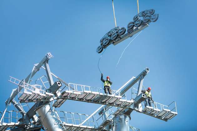 Bau der ersten Stütze für die Seilbahn der IGA 2017 am 16. März 2016 in Berlin.