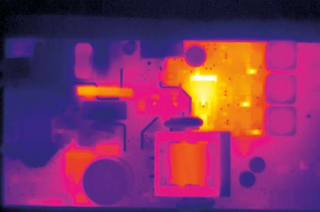 Der Einsatz modernster Wärmebildtechnik erlaubt ein thermisch ausgewogenes Design, wobei die Elkos in möglichst kühlen Bereichen platziert werden.