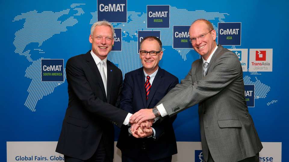 Auftakt-Pressekonferenz der CeMAT 2016 in Hannover. Dr. Andreas Gruchow, Mitglied des Vorstandes der Deutschen Messe AG, Dr. Christoph Beumer, CEO der BEUMER Group und Sascha Schmel, Geschäftsführer des Fachverbandes Fördertechnik und Intralogistik im VDMA