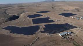 Das Solarkraftwerk Zapsu in Kayersi (Türkei) hat eine Nennleistung von 6,9 Megawattpeak. 