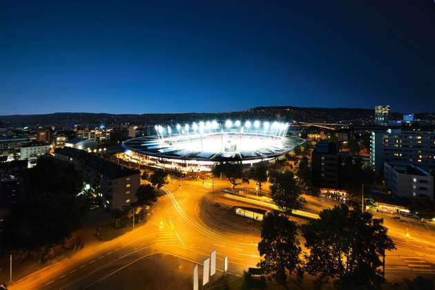 Das gesamte Netz des Stadions wird über eine Niederspannungshauptverteilung mit elektrischer Energie versorgt.