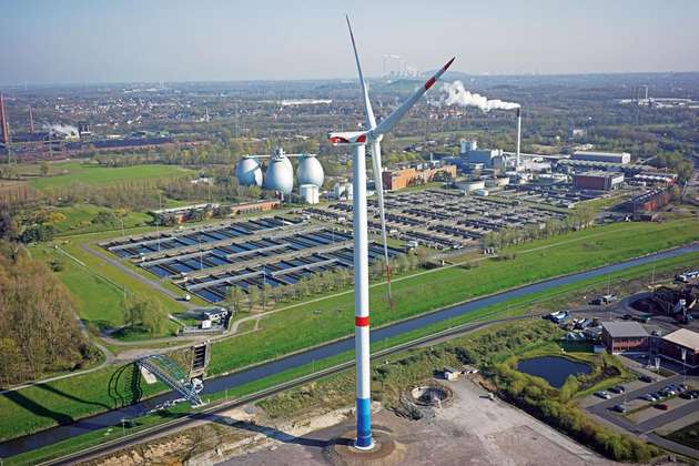 Zur Steigerung der Eigenenergieerzeugung ist auf dem Klärwerksgelände eine Windanlage mit 3,1 Megawatt Leistung in Betrieb.