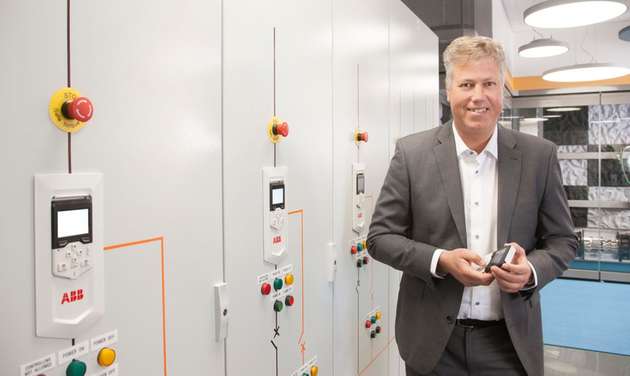 Morten Wierod, Managing Director BU Drives and Controls bei ABB: „Die Möglichkeit, die
eigenen Geräte der Kunden zusammen mit unseren Frequenzumrichtern testen zu können, gibt ihnen
die Sicherheit, dass ABB ihre Partner und Kunden im Betriebsalltag verlässlich unterstützen kann.”