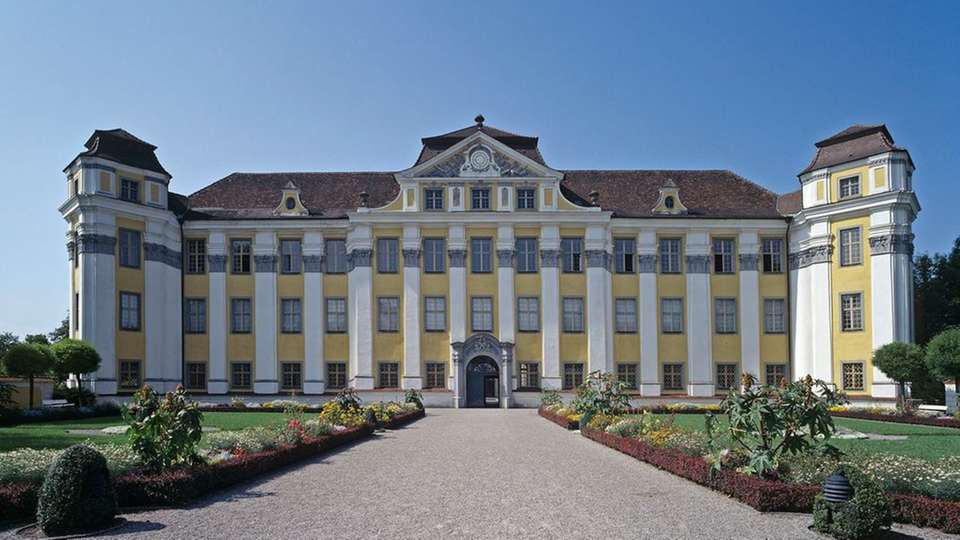 
                        
                        
                          Wireless-Technik sorgt im Schloss Tettnang für modernste Branderkennung, die histo-rische Bausubstanz bleibt unversehrt. 
                        
                      
