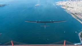 Beim Solarflugszeug Solar Impulse 2 kamen Materialien von Covestro zum Einsatz, die den Sonnenflieger besonders leicht und witterungsbeständig gemacht haben.