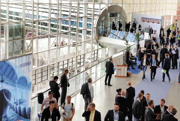 Als Plattform bietet die Fachmesse in Hamburg die Möglichkeit, bekannte und neue Energiespeicher- und andere Energieversorgungslösungen vorzustellen, die zu wichtigen Bausteinen einer intelligenten Energiezukunft werden könnten.
