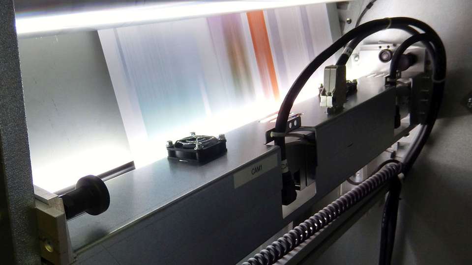 Auf die Bedürfnisse des Marktes für Oberflächenprüfung, beispielsweise in der Druckindustrie, reagiert Mitsubishi Electric mit der Einführung eines Highspeed Contact Image Sensors sowie der Mitsubishi Line Scan Bar.