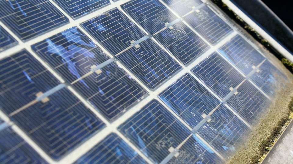 Noch lange nicht ausgedient: Ein Forschungsprojekt entwickelt Möglichkeiten, um Photovoltaik-Altgeräte zu recyceln.