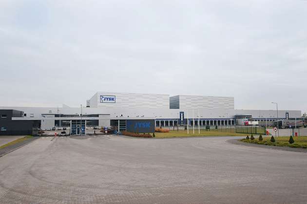 2010 hat SSI Schäfer für JYSK in Polen eines der größten Logistikzentren in Osteuropa realisiert.
