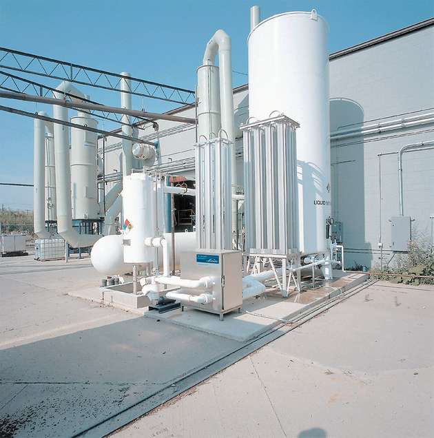 Bei Temperierung eines Tieftemperatur-Reaktors über einen Sekundärkreislauf verhindert eine Kombination von Wärmetauschern den direkten Kontakt zwischen Flüssigstickstoff und Prozessmedium. 