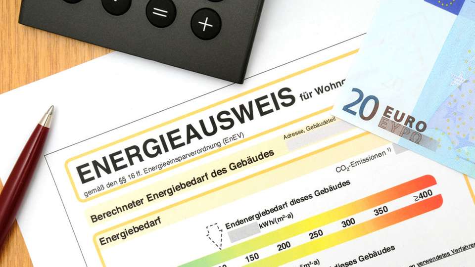 Ausfüllen oder zahlen: Ein Bußgeld droht, wenn der Energieausweis künftig nicht vorgelegt wird. 