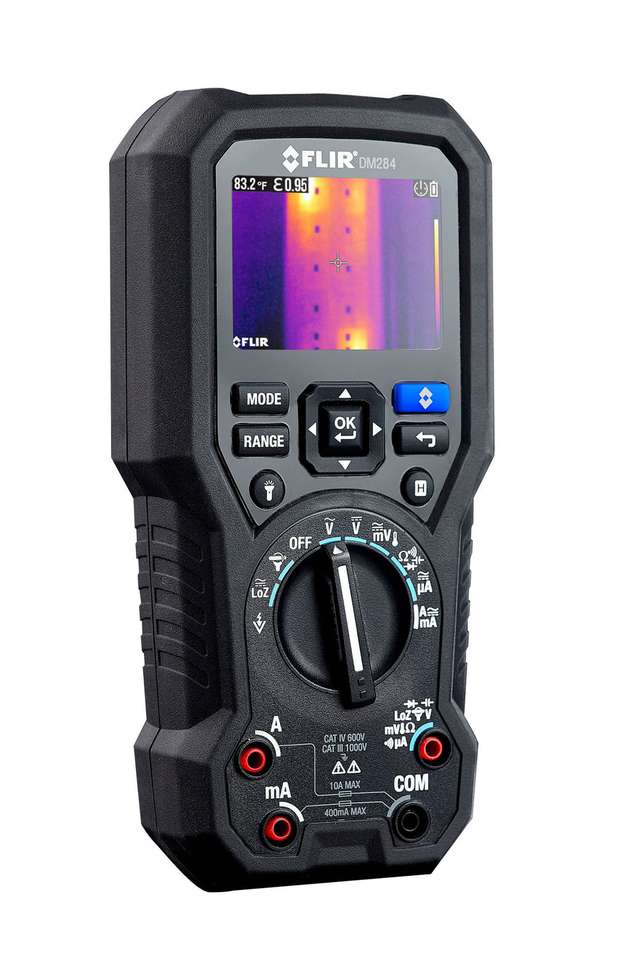Beim Überprüfen von Schaltschränken, Anschlüssen und Kabeln hilft die Mini-Kamera des Flir DM284 den Anwendern beim Aufspüren potenzieller Probleme, ohne dass sie den zu überprüfenden Zielbereich berühren müssen.