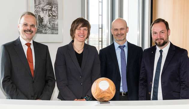 Kategorie Wasser & Abwasser (von links): Otto Schaaf (Präsident, DWA – Deutsche Vereinigung für Wasserwirtschaft, Abwasser und Abfall e. V.), Jun.-Prof. Dr. Katrin Schuhen (Leiterin der AG Organische und Ökologische Chemie der Universität Koblenz-Landau), Dr. Stefan Langer (Leiter Geschäftsentwicklung Wasser Veolia) und Marco Voigt (Initiator der GreenTec Awards)