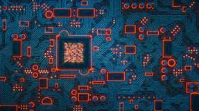 Wo dem heimischen Computer als Worst-Case-Szenario im Normalfall der festplattenfressende Virus droht, sind die Folgen bei Großkonzernen weitaus verheerender. Besonders Institutionen aus Bereichen wie Gesundheit, Strom und Ernährung sind hochempfindlich gegenüber Cyber-Angriffen.