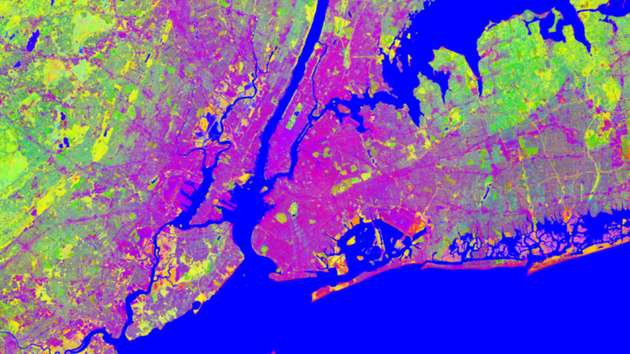 Zu sehen ist ein Falschfarbenkomposit für die Region New York mit dem temporalen Mittelwert des Bebauungsindex (rot), dem Vegetationsindex (grün) und dem temporalen Mittelwert des Wasserindex (blau).