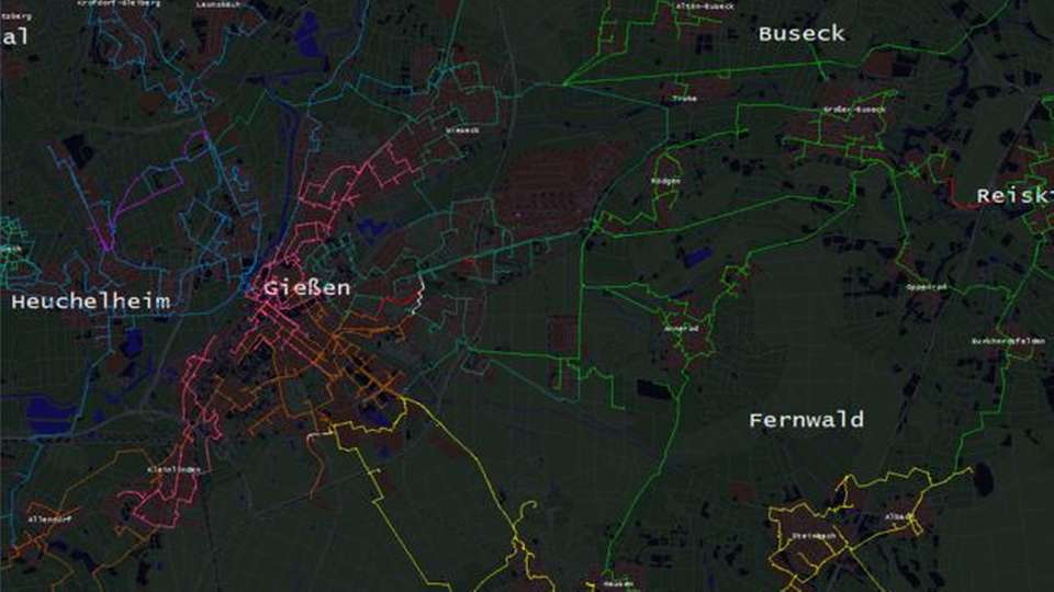 Aus geobasierter Sicht: Die Stadt Gießen und Umgebung zeigt sich mit dem neuen Add-on. Im Gegensatz zur schematischen Darstellung lassen sich Distanzen und geografische Besonderheiten besser abschätzen.