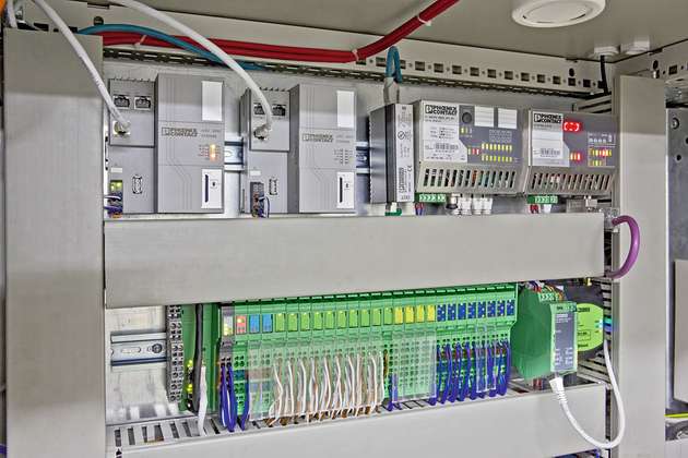 Die Profinet-Steuerung AXC 3050 von Phoenix Contact dient als Bindeglied zwischen den Feldgeräten und der Leittechnik.