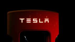 Durch die mutige Rettungsaktion eines Tesla-Fahrers bekam das Unternehmen kostenfreie Publicity.