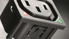 Die Gerätedosen 6600-5 von Schurter bieten eine Auszugsicherung, um das ungewollte Abziehen von Kabeln zu verhindern.