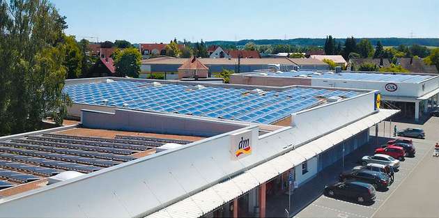 Die Dachfläche von Einkaufszentren lässt sich wirtschaftlich für ein PV-Kraftwerk nutzen