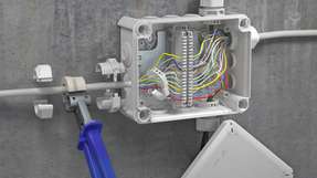 Teilbaren Kabelverschraubungen in den Größen M20 und M32: Mit der praktischen Erweiterung des Sortiments können Elektroinstallateure noch mehr Installationen umsetzen oder reparieren. 