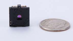 Das Lepton-Mikro-Wärmebildkameramodul von Flir im Größenvergleich.