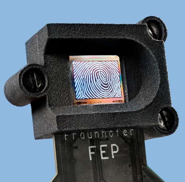 Für die Genauigkeit des Fingerprint-Sensors sorgt die besondere OLED-Technologie.