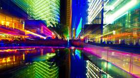 Mit OLEDs kann man die ganze Stadt in ein Lichtspektakel verwandeln.