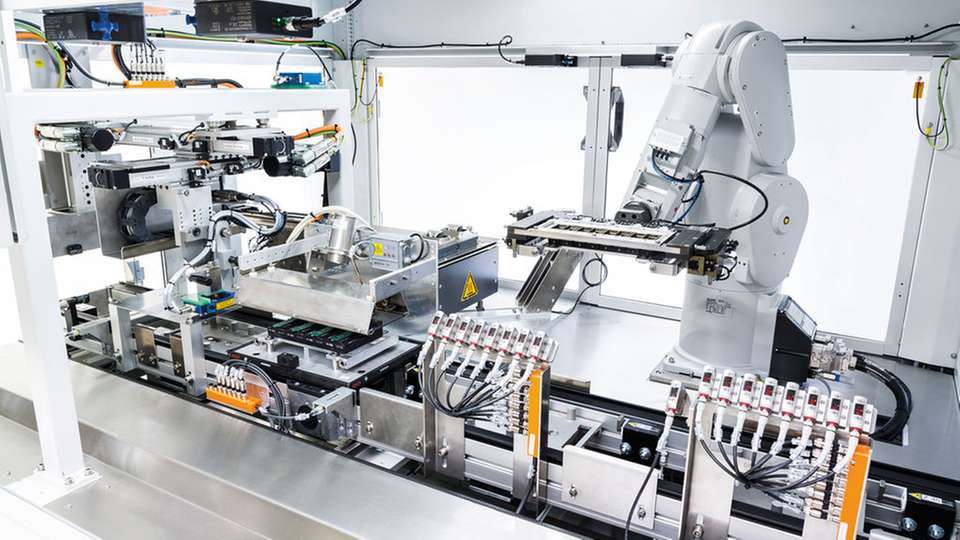 Eutect setzt bereits bei 40 Prozent seiner bestellten Lötanlagen die Roboterlösungen von Mitsubishi Electric ein.