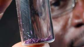 „Die Kristalle verfügen über eine immense innere Oberfläche“, erklärt der Chemiker Oluseun Akintola von der Friedrich-Schiller-Universität Jena.