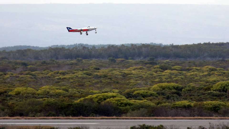 Die unbemannte Flugdrohne hat auf ihrem Testflug sieben Minuten auf dem vorprogrammierten Kurs geschafft.