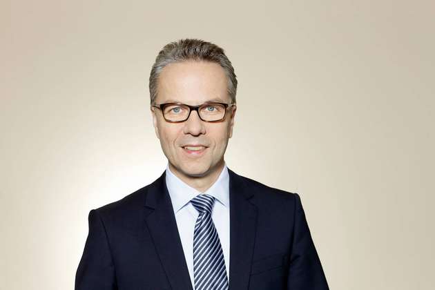 Der Vertrag von Dr. Stefan Spindler (Vorstand der Industrie-Sparte) wird für fünf Jahre bis zum 30. April 2023 verlängert.