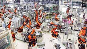 Kuka schafft 1600 Arbeitsplätze in Bayern