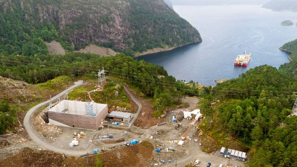 Norwegen Pumpt Via Seekabel Strom Nach Deutschland