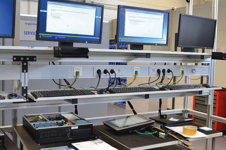 Firmenrundgang Hinter den Kulissen der IndustriePCProduktion