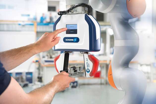 Der Schunk Co-act Greifer JL1 ist das erste intelligente Greifmodul für die Mensch-Roboter-Kollaboration, das unmittelbar mit dem Menschen interagiert und kommuniziert.