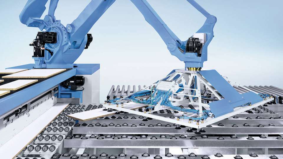 Motoman-Roboter von Yaskawa ermöglichten es Homag, ein Plattenaufteilzentrum zu entwickeln, das den Individualzuschnitt vollautomatisch mit nur einer Säge erledigt.