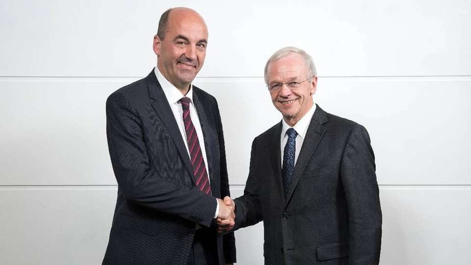Linsk: Stefan Dohler, neuer Vorstandsvorsitzender von EWE mit Bernhard Bramlage, Vorsitzender des EWE-Aufsichtsrates.