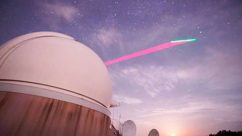 Die Bodenstation in Graz tauschte mit dem chinesischen Satelliten Micius Lichtteilchen aus für ein verschlüsseltes Video-Telefonat.