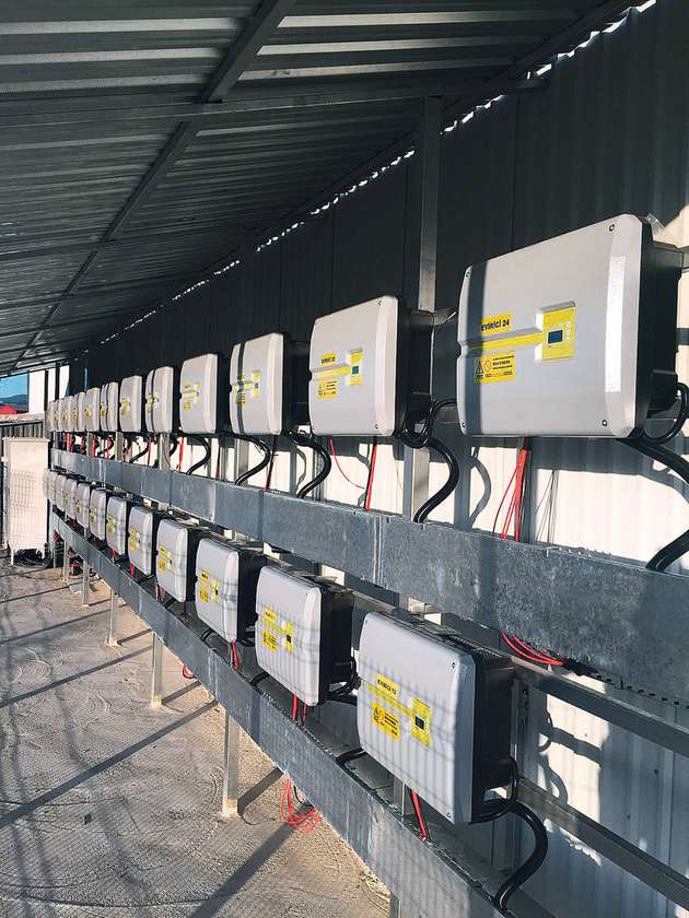 Neun Piko-Wechselrichter mit einer Leistung von 200 kWp sind installiert worden.
