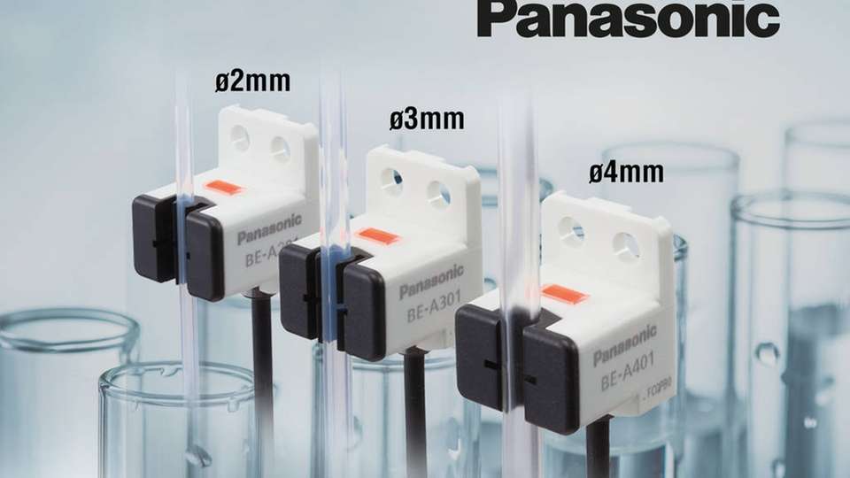 Bei den optischen Durchfluss-Sensoren des Typs BE-A von Panasonic lassen sich die transparenten Kunststoffschläuche mit Durchmessern von 2 bis 4 mm mit nur einem Handgriff einfach aufklipsen.