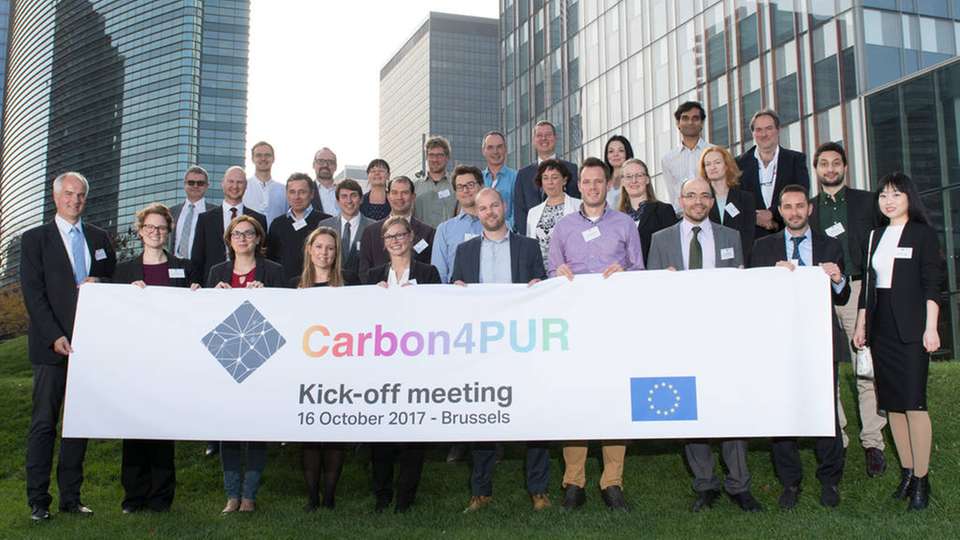 Das Konsortium von 14 Partnern aus sieben Ländern erforscht unter Führung von Covestro, wie Hüttengase aus der Stahlindustrie besonders effizient und nachhaltig zur Produktion von Kunststoffen verwendet werden können.