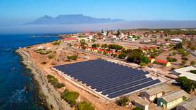 Das Mikronetz speichert die Energie der Sonnenkollektoren, die bis zu 667 Kilowatt produzieren können. Das entspricht dem durchschnittlichen Strombedarf von rund 130 Haushalten.