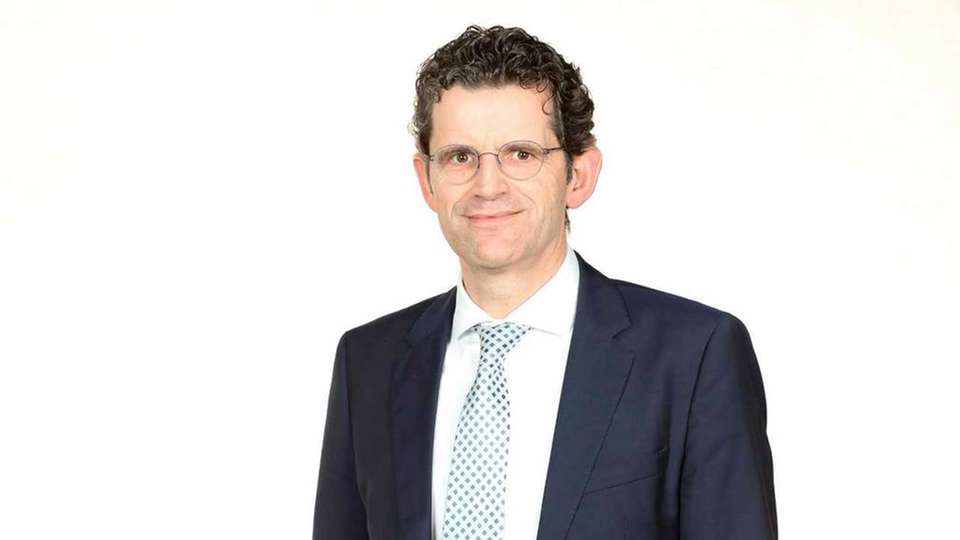 Neuorganisation und Verstärkung Interimsmanager Frank Henn